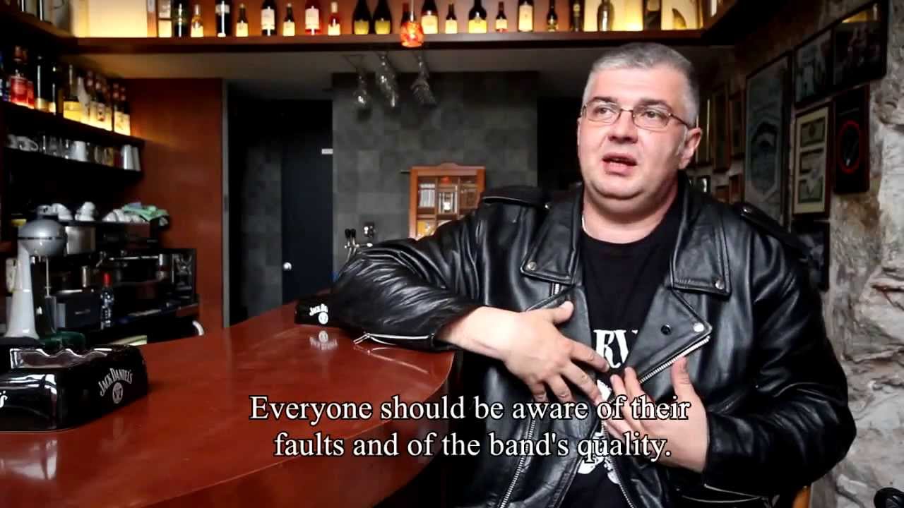 Mi plačemo iza tamnih naočara (2012)
