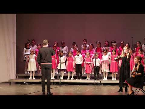 Vin colindatorii - Corul de copii Mini Angeli