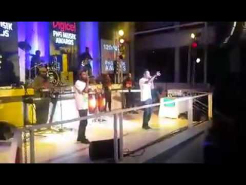 Wah'koo boys on stage (PNG MUSIK AWARDS)