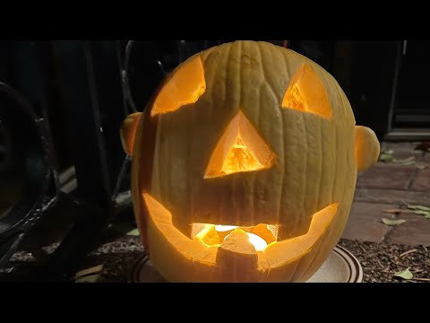 Walking in Regina, October 31, 2021: Trick or Treat!