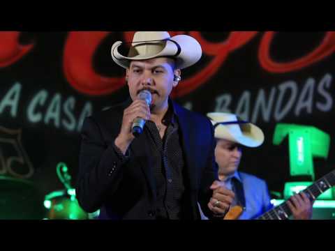 LA LEY DE MICHOACAN - TUPIENDOLE AL JALE (EN VIVO)