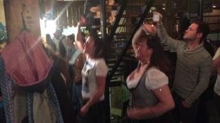 Ringlbleame von LaBrassBanda