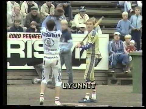 Pesäpallon tekniikka ja perustaktiikka (80-luvulta)