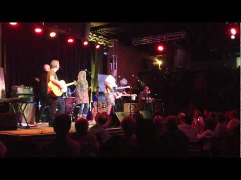 Albert Lee /w Notorious Cherry Bombs "Country Boy"