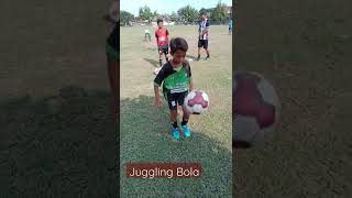 Download lagu Latihan Juggling Bola #shorts #videoshort #juggling #jugglingballs mp3