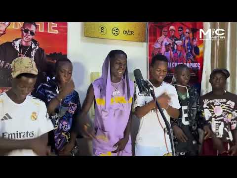 KING MOVA 224  - En Performance Live Dans MIC MASTER