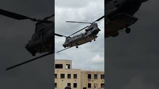 הנשיא דונלד טראמפ מגיע לפורט בראג וצופה בהדגמות של מבצעי כוחות מיוחדים