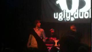 Ugly Duckling - Everybody C&#39;mon (live in Wien 27/5/11)