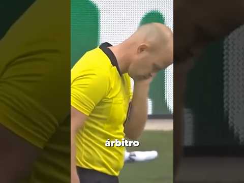 Este portero fue prohibido de atajar el penalti por un motivo increíble.ronaldino#cristianoronaldo