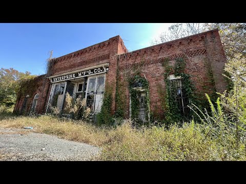 Abandoned roadside ruins and buildings of North Carolina
