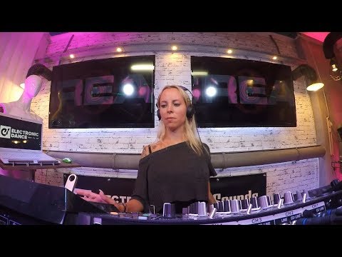 LADYS F!RST: NIKKY CREAM #2 - Live DJ-Set - Happy Hardcore (Evolution Rec / GER)