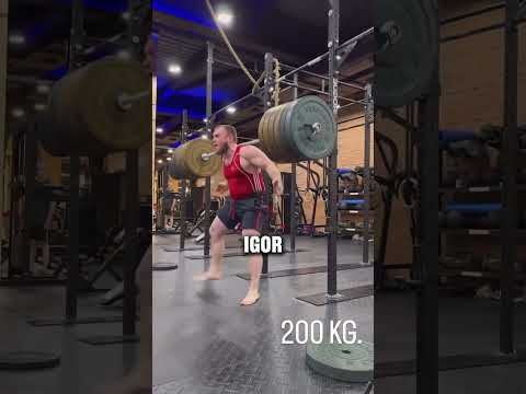 This Guy Squats 440 Pounds And Dances!