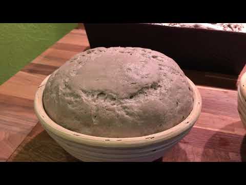 Roggenmischbrot mit Sauerteig - selbst gezogen!