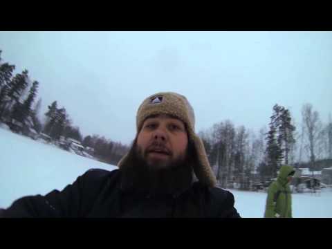 Täällä sitä menää järven jäällä