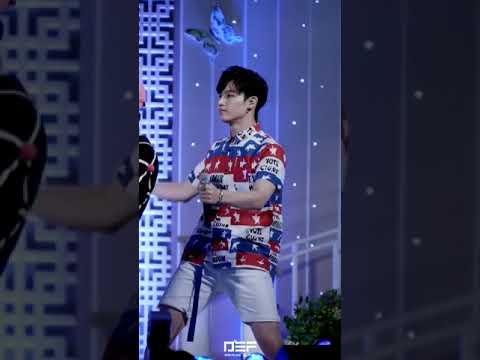 150728 Kiss The Radio (슈키라) - 딱좋아 (GOT7 JB focus) 세로ver. [BACKUP]