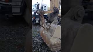preview picture of video 'Excavator  Buckets  pins Damage'