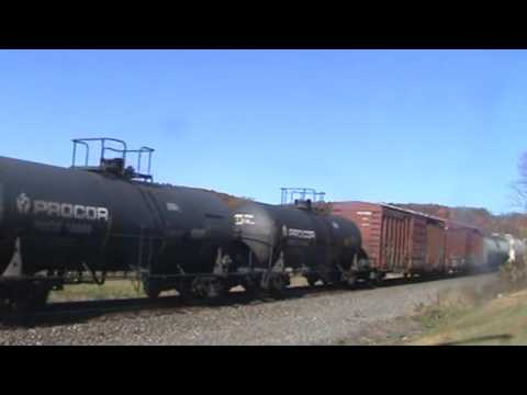 NS36T at Bowmanstown on Friday, October 23rd, 2015 at 1022am with 67 cars