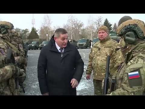Отряд добровольцев «Сталинград» проводили на фронт на Мамаевом кургане.