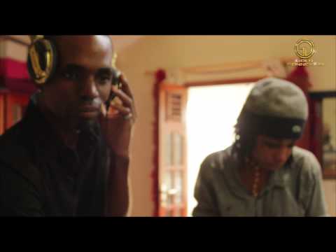 quand Naïdy fait son show- dj Dark et dj Malor