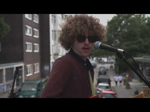 John Winston Berta best of e-strings on a truck. Hamburg St. Pauli