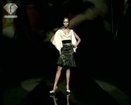 fashiontv | FTV.com - VALENTINO HAUTE COUTURE 2005
