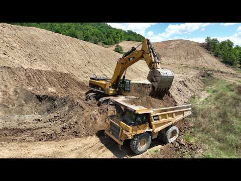 Cat 385C Excavator Loading Cat 773 & 775 Dumpers On A Highway Project - Sotiriadis/Labrianidis 4k