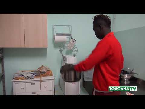 2018-09-13 PISTOIA - MIGRANTI, ASSEMBLEA PER SOSTENERE DON BIANCALANI