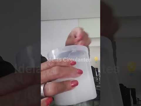 ? Misturinha mágica pra limpar azulejos do banheiro ☺️ Receita completa no canal @IdeiasCirculantes