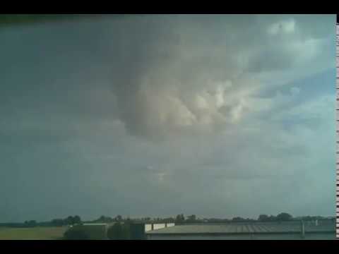 Rotating thunderstorm