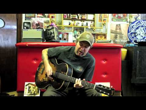 Scott H. Biram "The Same Thing" (Muddy Waters cover) [Live at BSHQ]