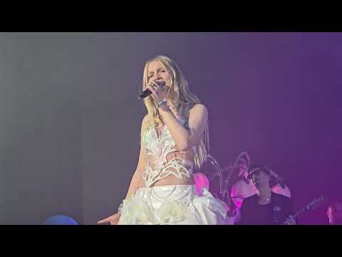 Aleyna Tilki - Niyetim Saf Volkswagen Arena İstanbul #music #livemusic #show #konser #müzik #concert