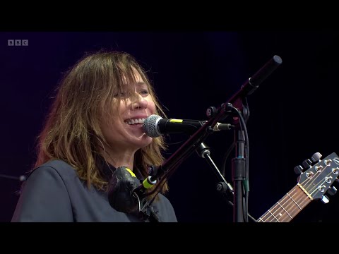 THE BREEDERS Live @ Glastonbury 2024 (FULL SHOW)