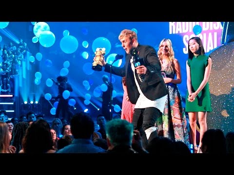 信じられないだろうが... (You won't believe what we did...)