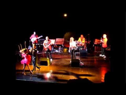 4SIXTIES - "TOMBE LA NEIGE"  with dancers João e Matilde