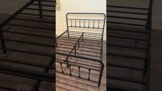 Assembling the Yaheetech Classic Metal Platform Bed