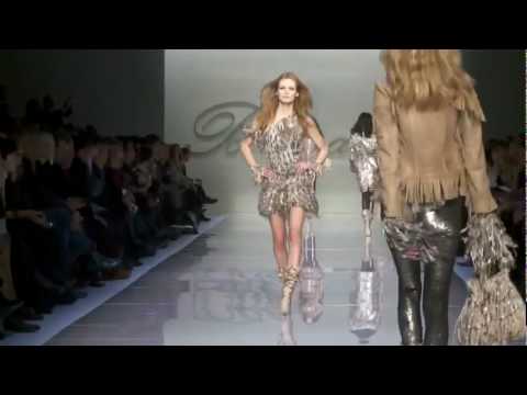 Blumarine Fall Winter 2010 2011 Preview   Donna Woman