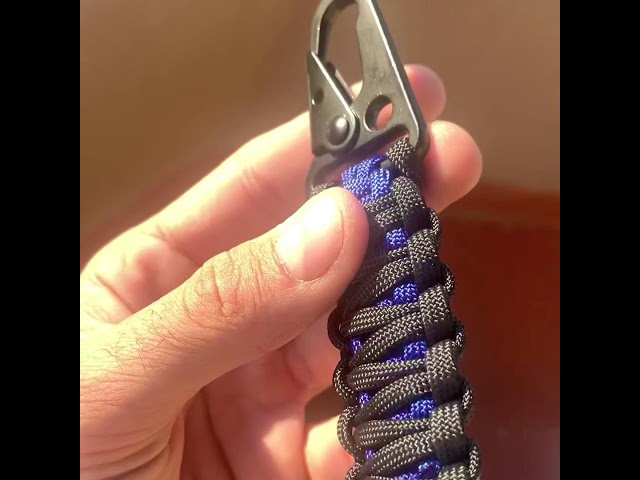 Vídeo relacionado con Sxutop 6 Piezas Llavero de Soldado Esqueleto Trenzado Coche Colgante Calavera de Cuerda Trenzada Llavero Lanyard Colgante de Calavera Esqueleto Paraguas Lanyard para Carteras, Equipaje, Maletas