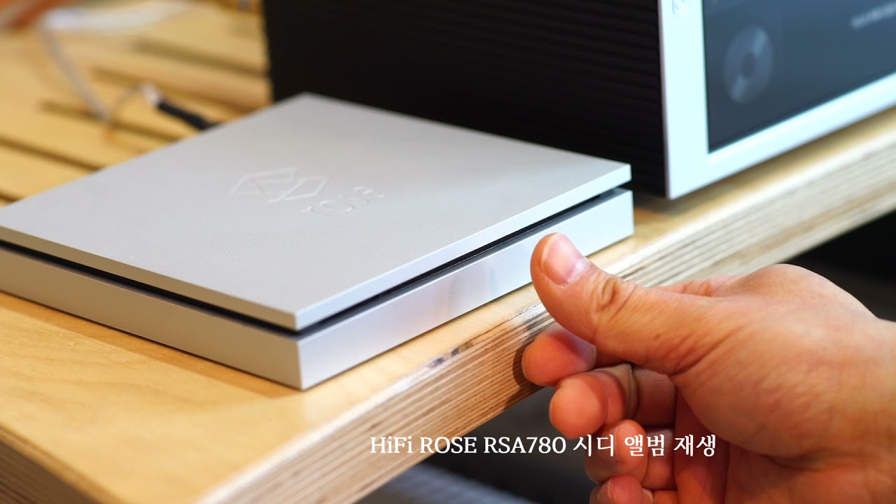 HiFi ROSE RSA780 CD Drive와 플레이어(로즈)를 전기적으로 완전히 분리하여노이즈 없는 순수한 음원 데이터만 USB를 통해서 전송합니다.