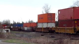 preview picture of video 'CP 5420 West meets CP 9622 East at Roblindale ON'