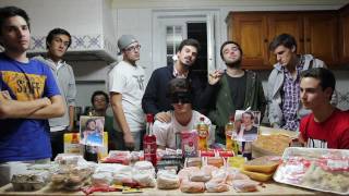 preview picture of video 'Epic Meal Time from Portugal with love Quilho`s Supreme Nuggets'