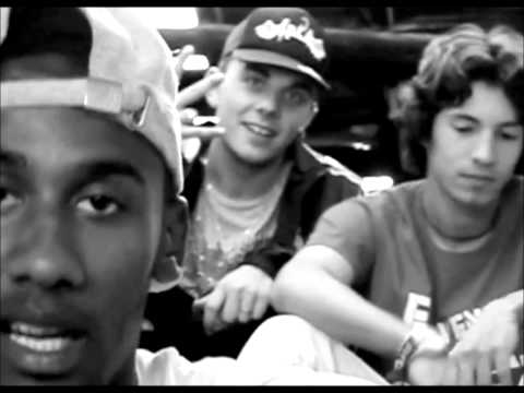 F.P.T.K Feat Mjc Majestic & DyFG - StreetMusik