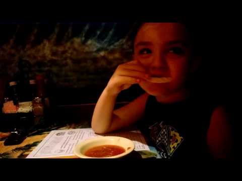 download lagu mp3 mp4 Tres Amigos Chips, download lagu Tres Amigos Chips gratis, unduh video klip Tres Amigos Chips