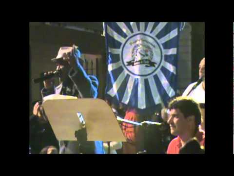 Toinho Melodia canta "O dono da escola" no Samba do Monte