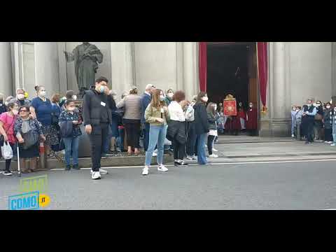 LA PROCESSIONE DEL VENERDI’ SANTO: IL CROCIFISSO RITORNA SULLE STRADE DI COMO DOPO DUE ANNI