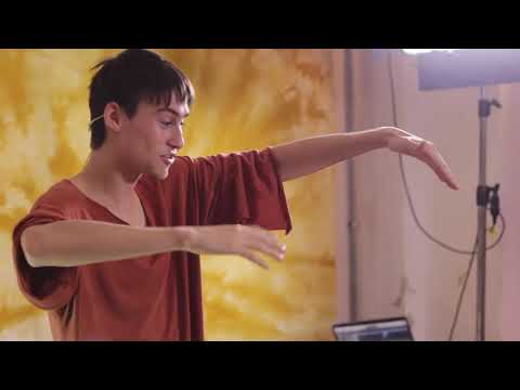 Jacob Collier modulating to G HALF SHARP