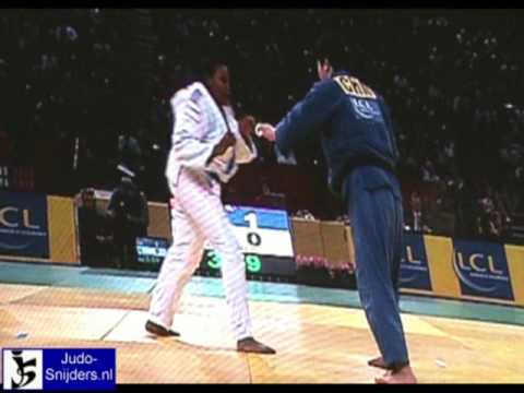 Judo 2009 Paris: Tong (CHN) - Ramanich (FRA) [+78kg].