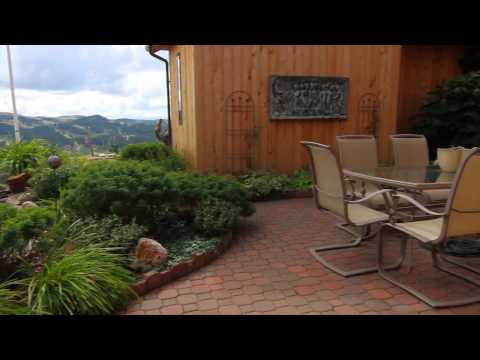 Wee Mountain Luxury in Calgary