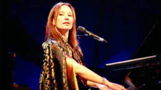 Tori Amos - Here, There and Everywhere