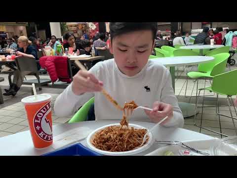 Boy Eat Pad Thai (Con trai ăn Pad Thai 🥵)