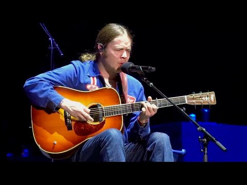 Matty Groves (Doc Watson) Billy Strings Solo 11/12/2025 MVP Arena (The Knick) Albany, New York